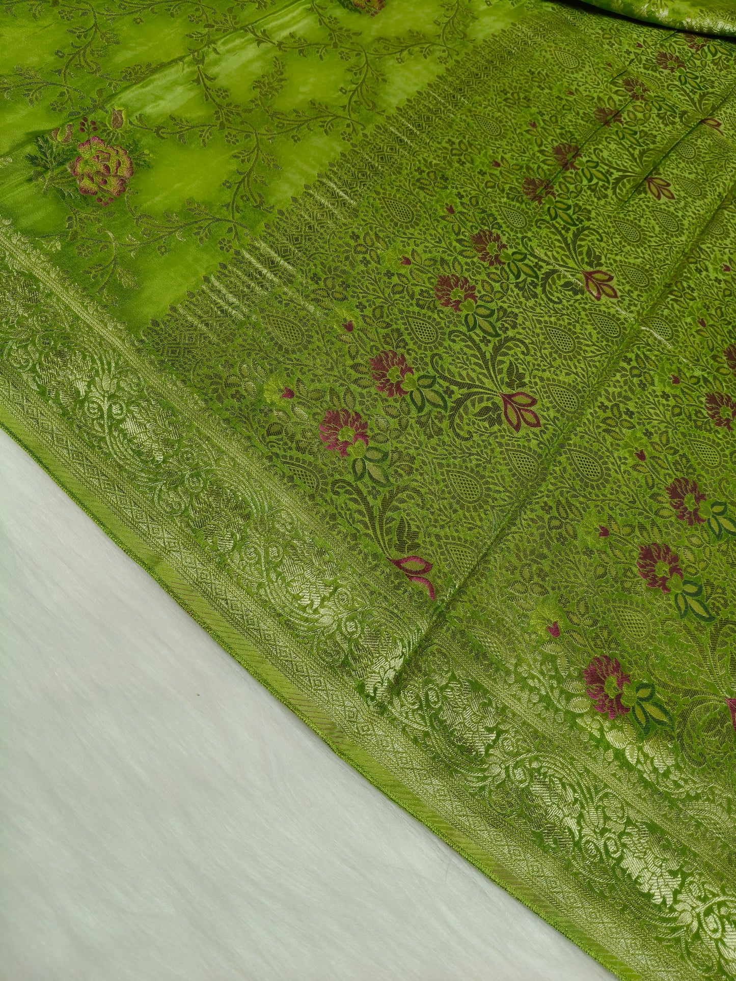 Crepe Banarasi Silk Saree Pista Green Shade CBS012   50% Discount